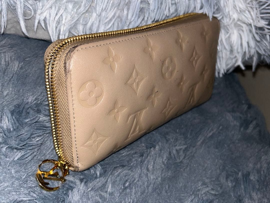 s*i様 ルイヴィトン モノグラム エンボス ジッピー・ウォレット