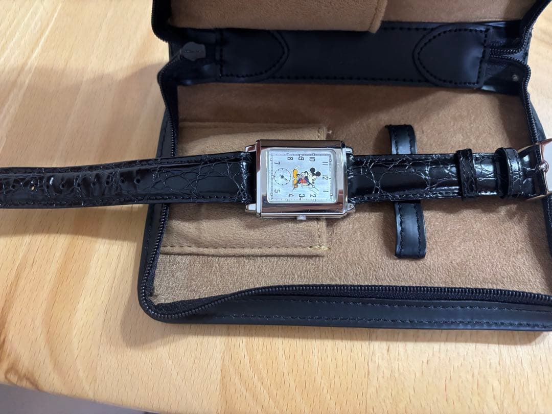 希少　アルバ　ミッキーマウス腕時計