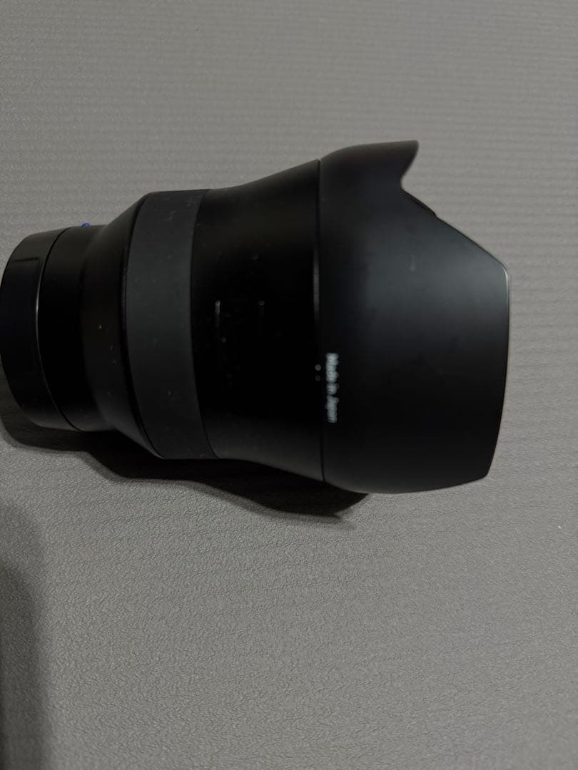 Zeiss Batis 18mm f/2.8 単焦点レンズ　SONYレンズカバー