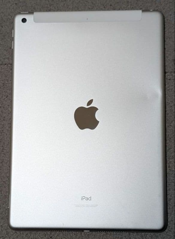 iPad第7世代 32GB シルバーSIMフリーモデル