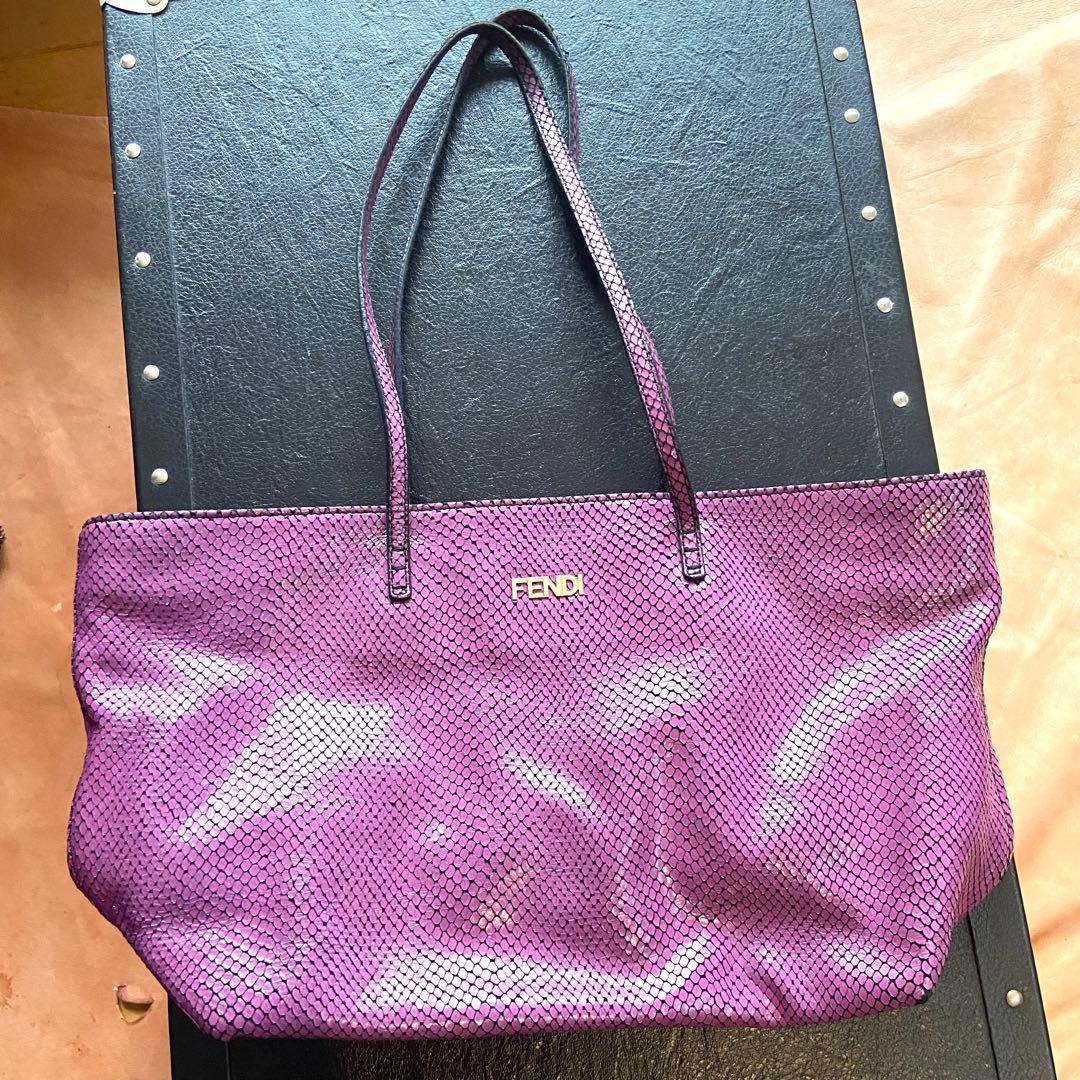 美品正規品　FENDI フェンディ トートバッグ　パイソン　軽量　A4収納