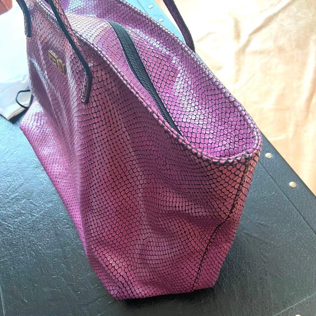 美品正規品　FENDI フェンディ トートバッグ　パイソン　軽量　A4収納