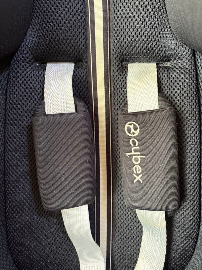 2024Cybex クラウドG i-Size チャイルドシート　アダプター付き