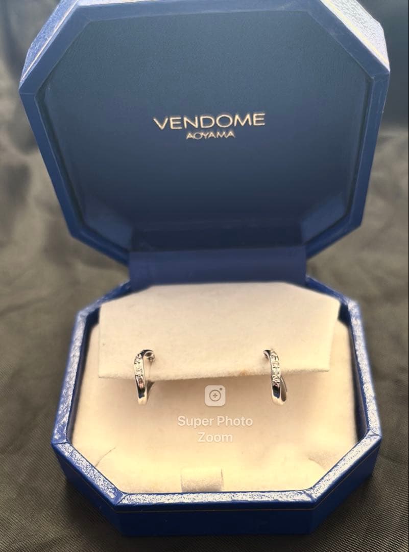 ヴァンドーム青山　K18ダイヤ3連フープピアス