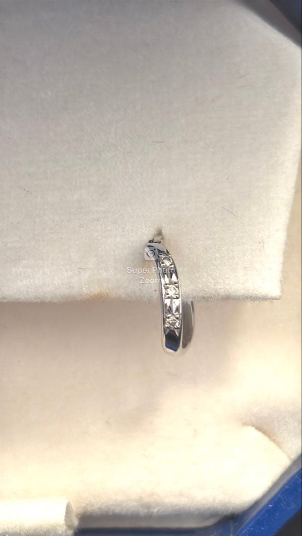 ヴァンドーム青山　K18ダイヤ3連フープピアス