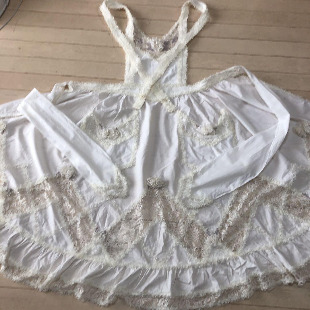 ヒスクローネ　エプロン