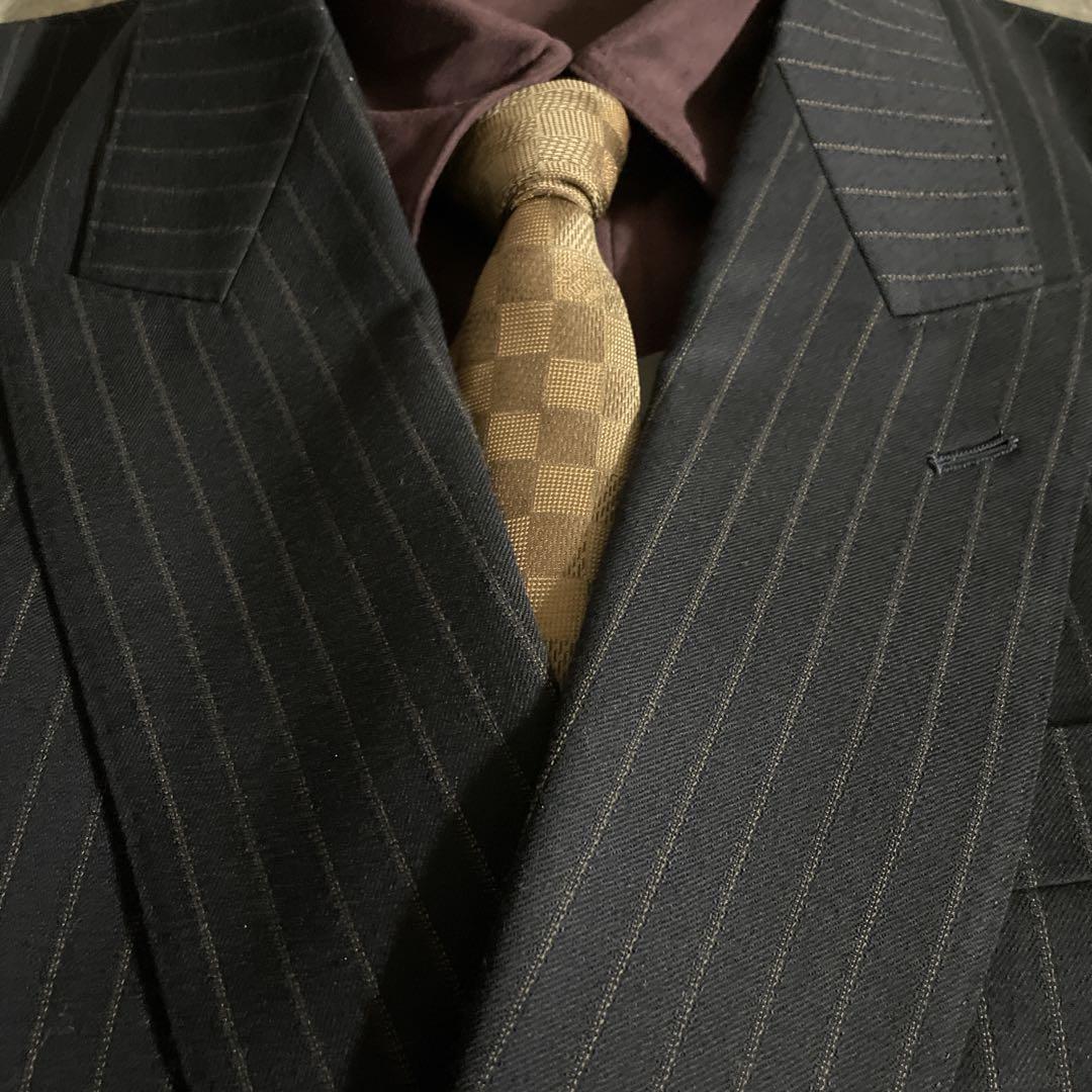 極美品 極上ウール ダブルスーツ× LOUIS VUITTON ダミエ柄ネクタイ