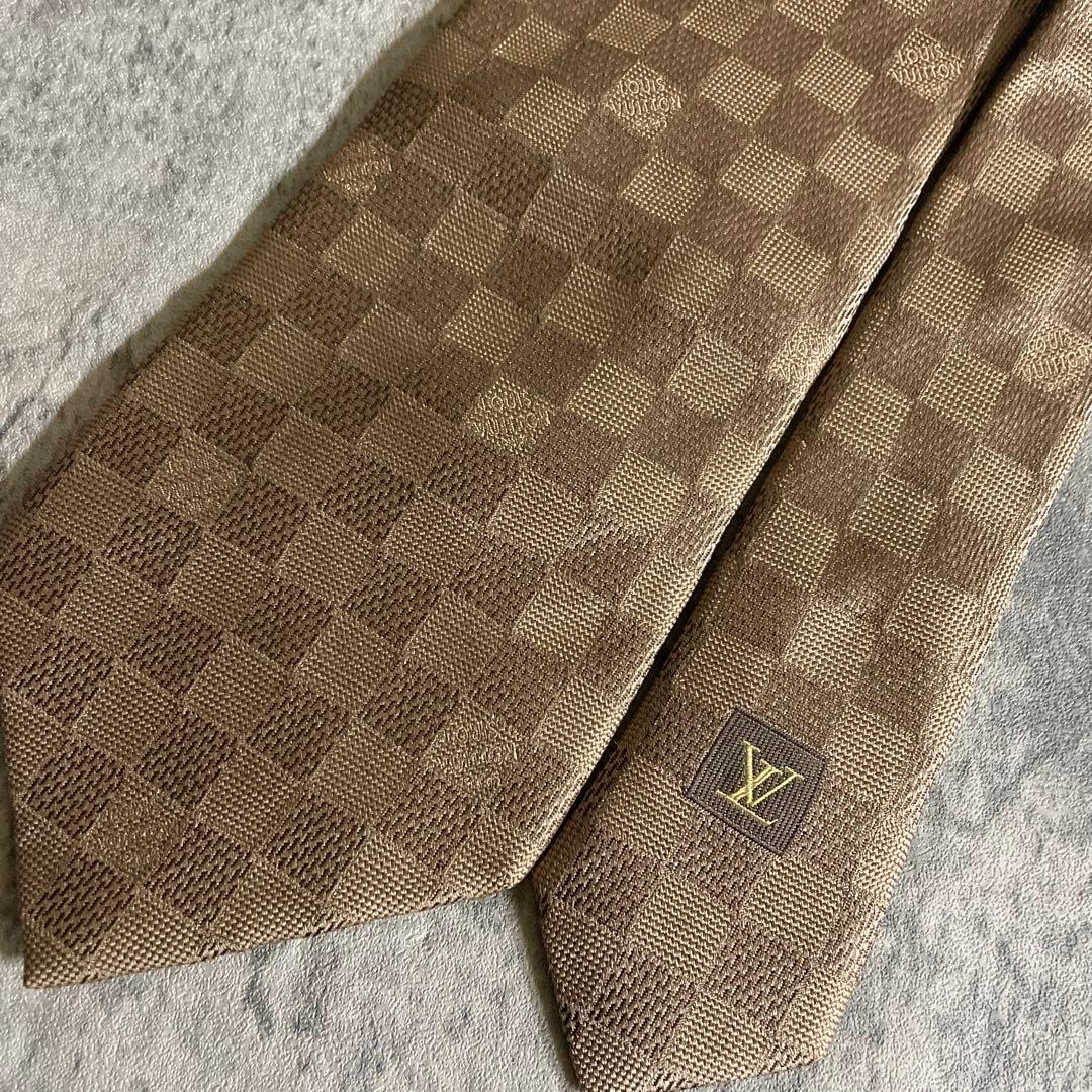 極美品 極上ウール ダブルスーツ× LOUIS VUITTON ダミエ柄ネクタイ