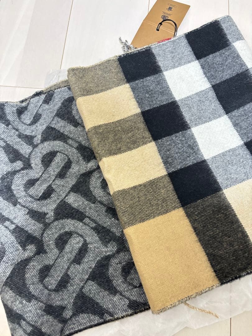 バーバリー リバーシブルカシミヤマフラー