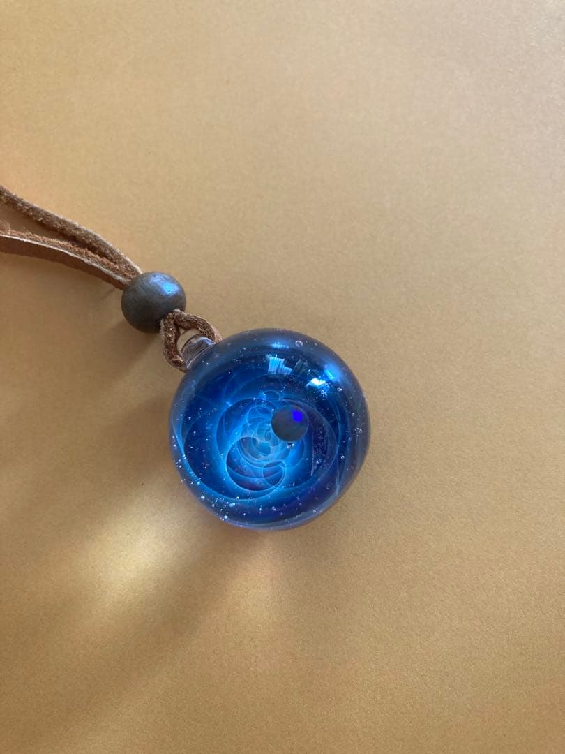 【正規品】宇宙ガラス ペンダント mini +α ブラックオパール