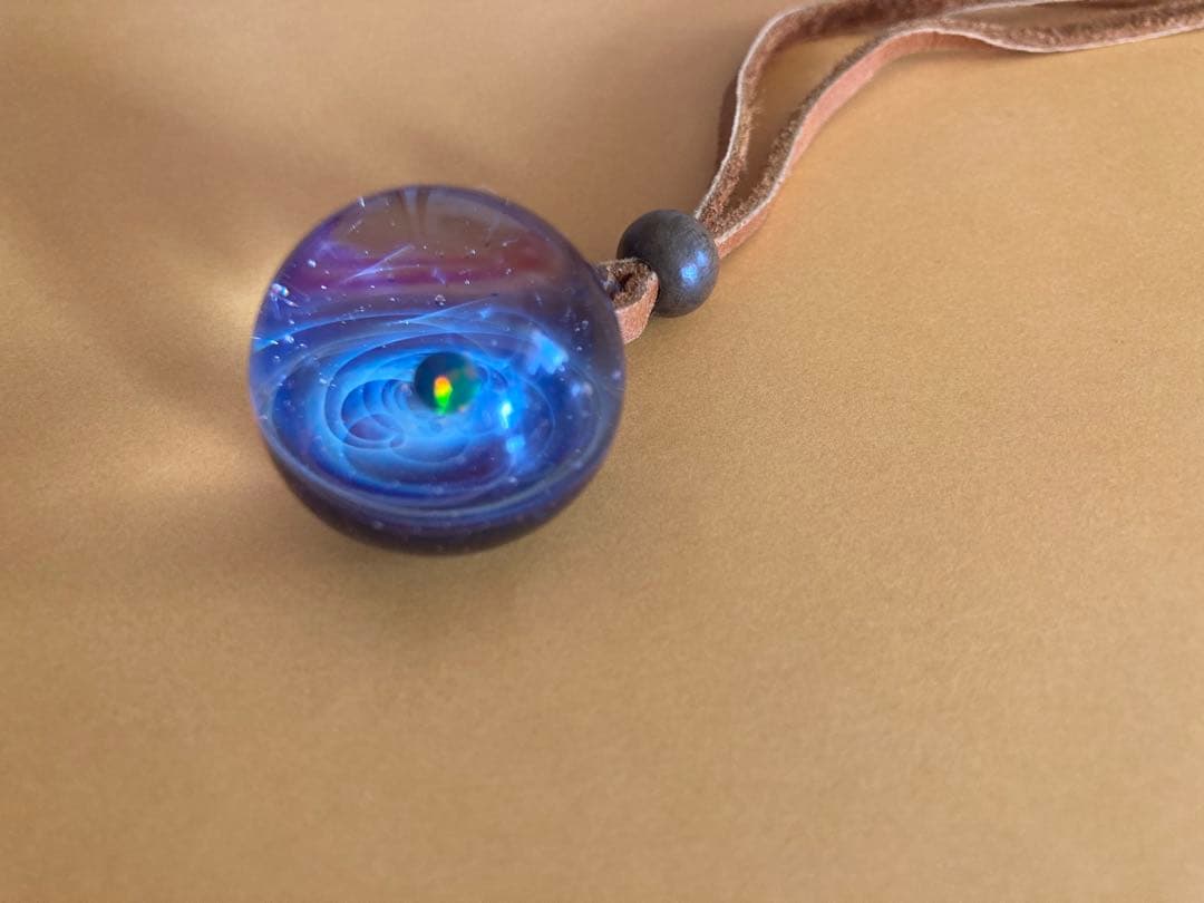 【正規品】宇宙ガラス ペンダント mini +α ブラックオパール