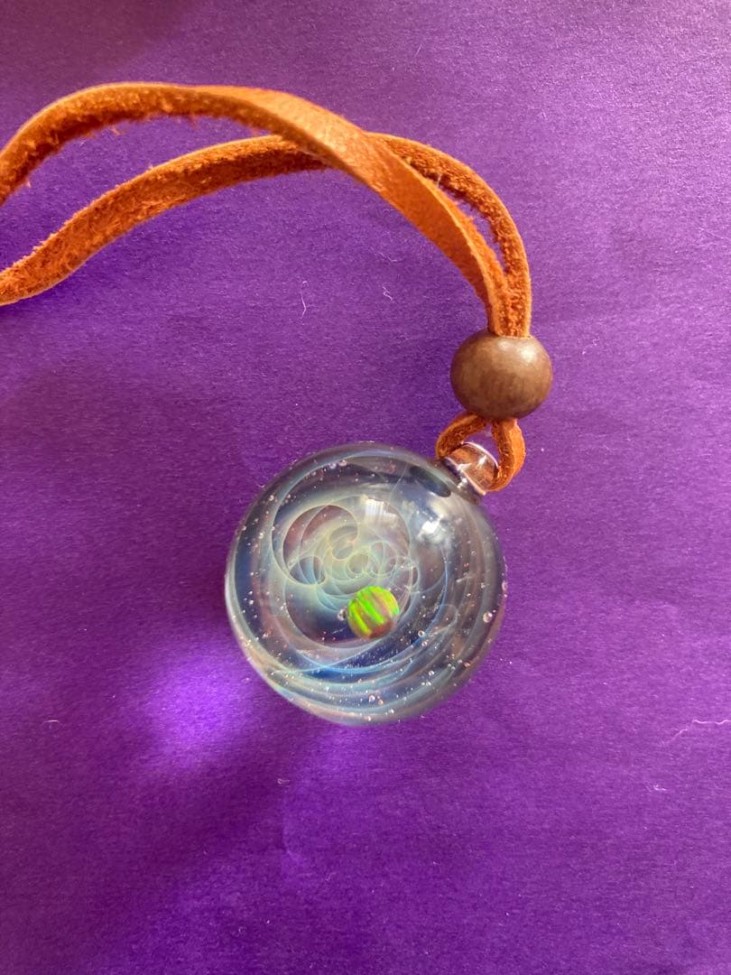 【正規品】宇宙ガラス ペンダント mini +α ブラックオパール