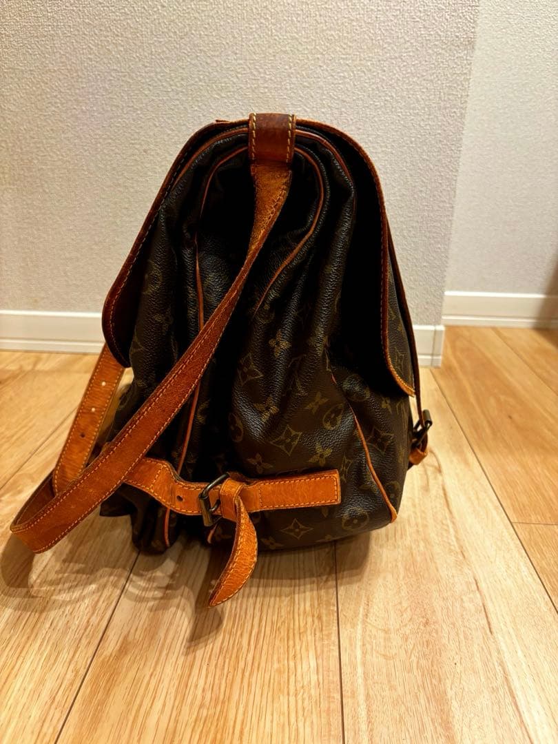 早い者勝ち！LOUIS VUITTON ルイヴィトン ソミュール43