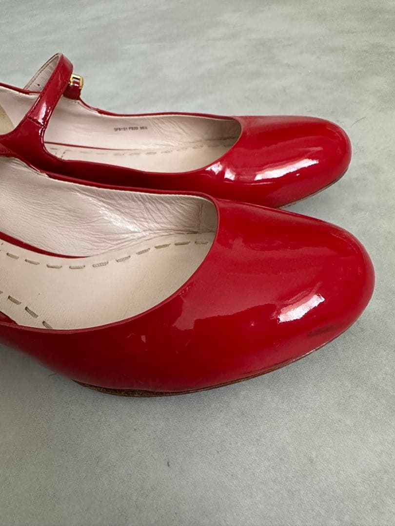 【miu miu 】エナメル レッド メリージェーンシューズ　mary jane
