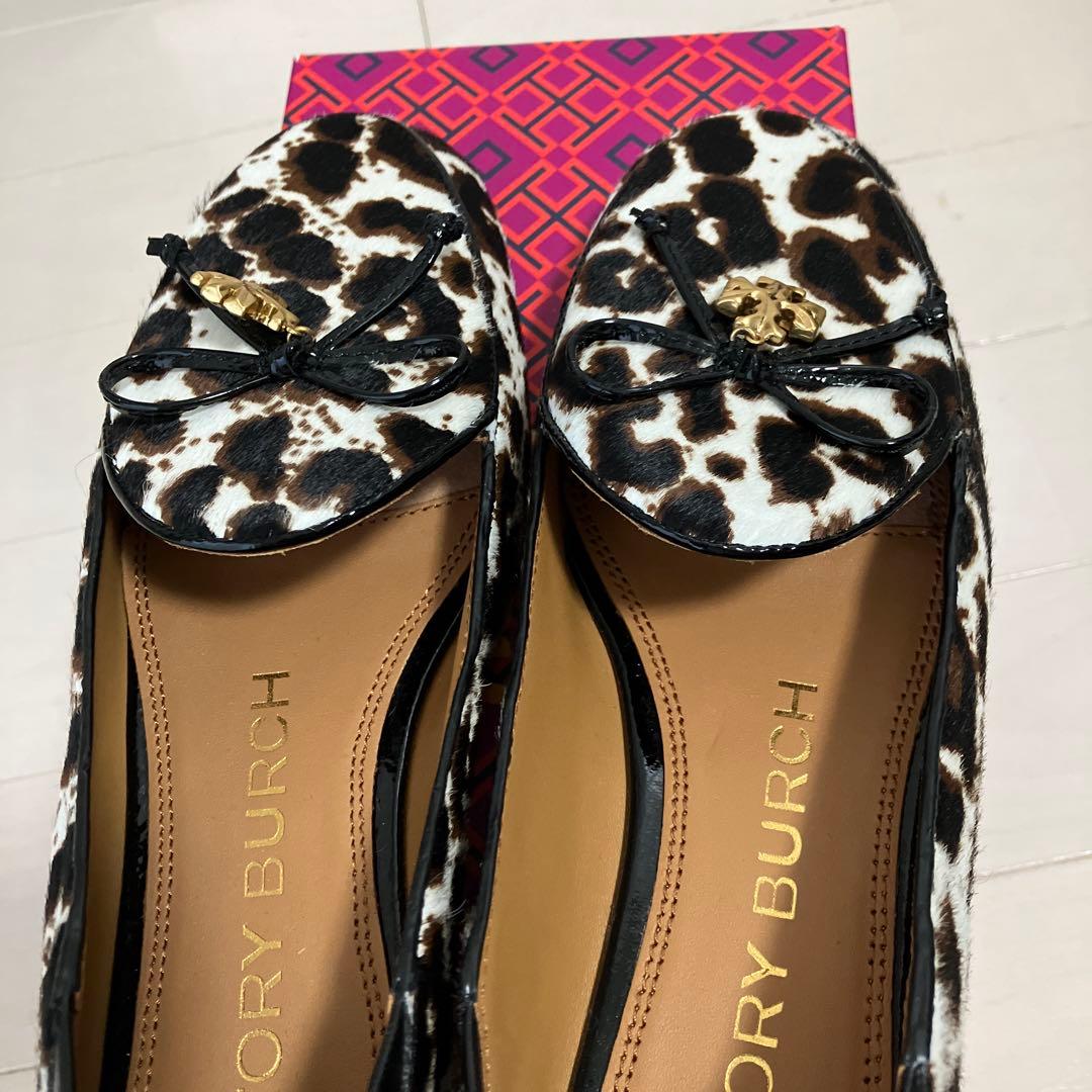 靴 T o r y B u r c h