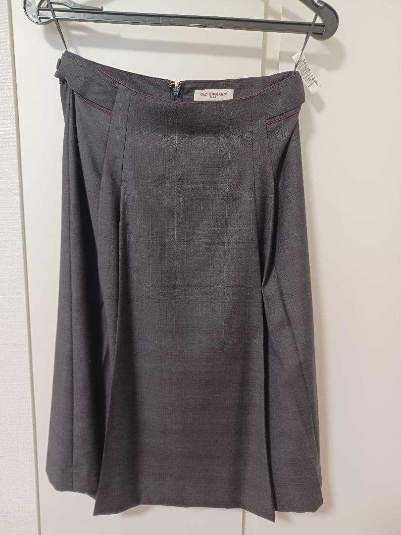 ダークグレー スカートスーツ ウール100%