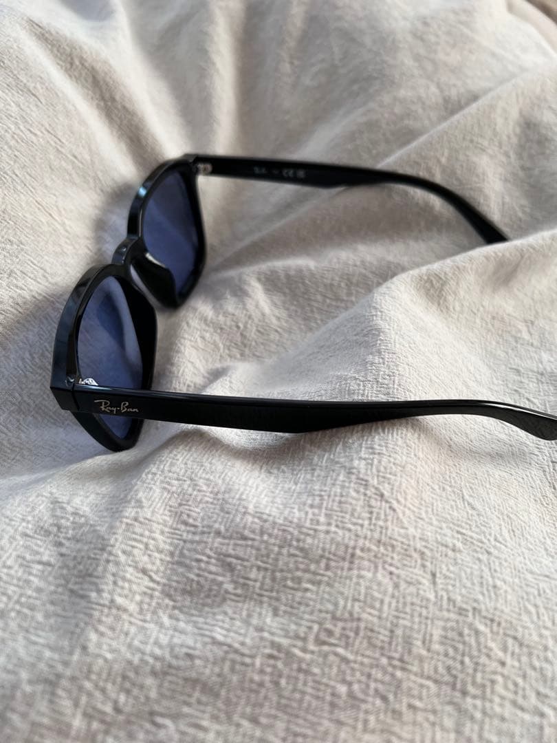 Ray-Ban RB4392D サングラス