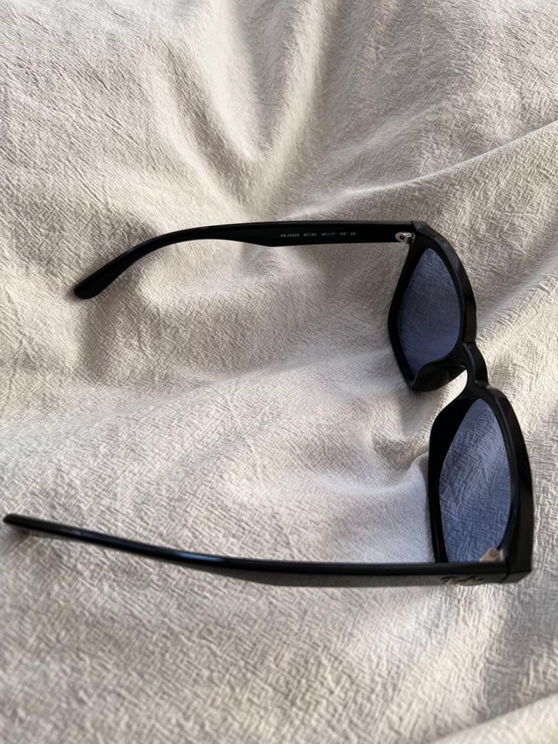 Ray-Ban RB4392D サングラス