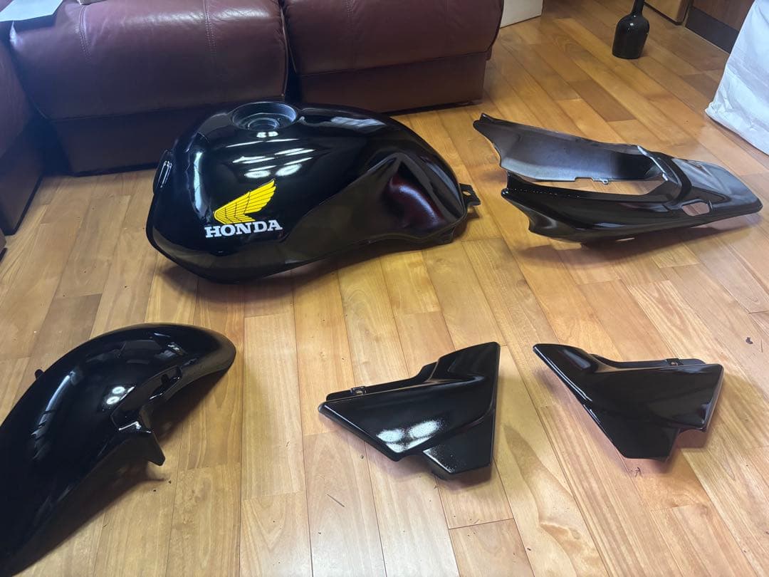 nc42 CB400SF HONDA 外装　タンク　テール　サイドカバ　フェンダ