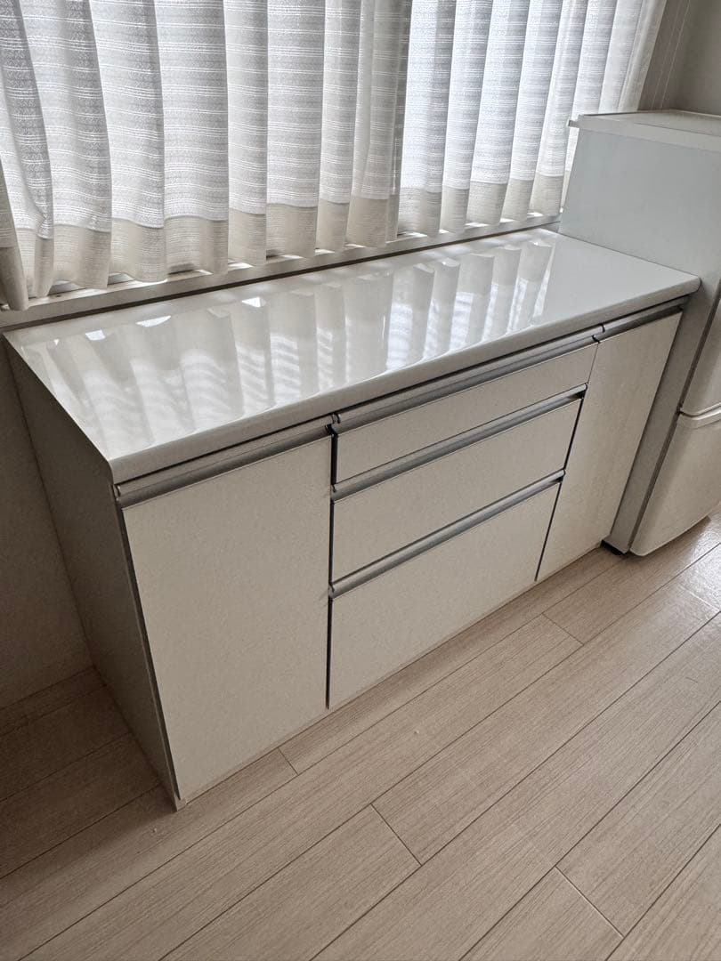 東京インテリア　ホワイト 引き出し式収納キャビネット　キッチンカウンター