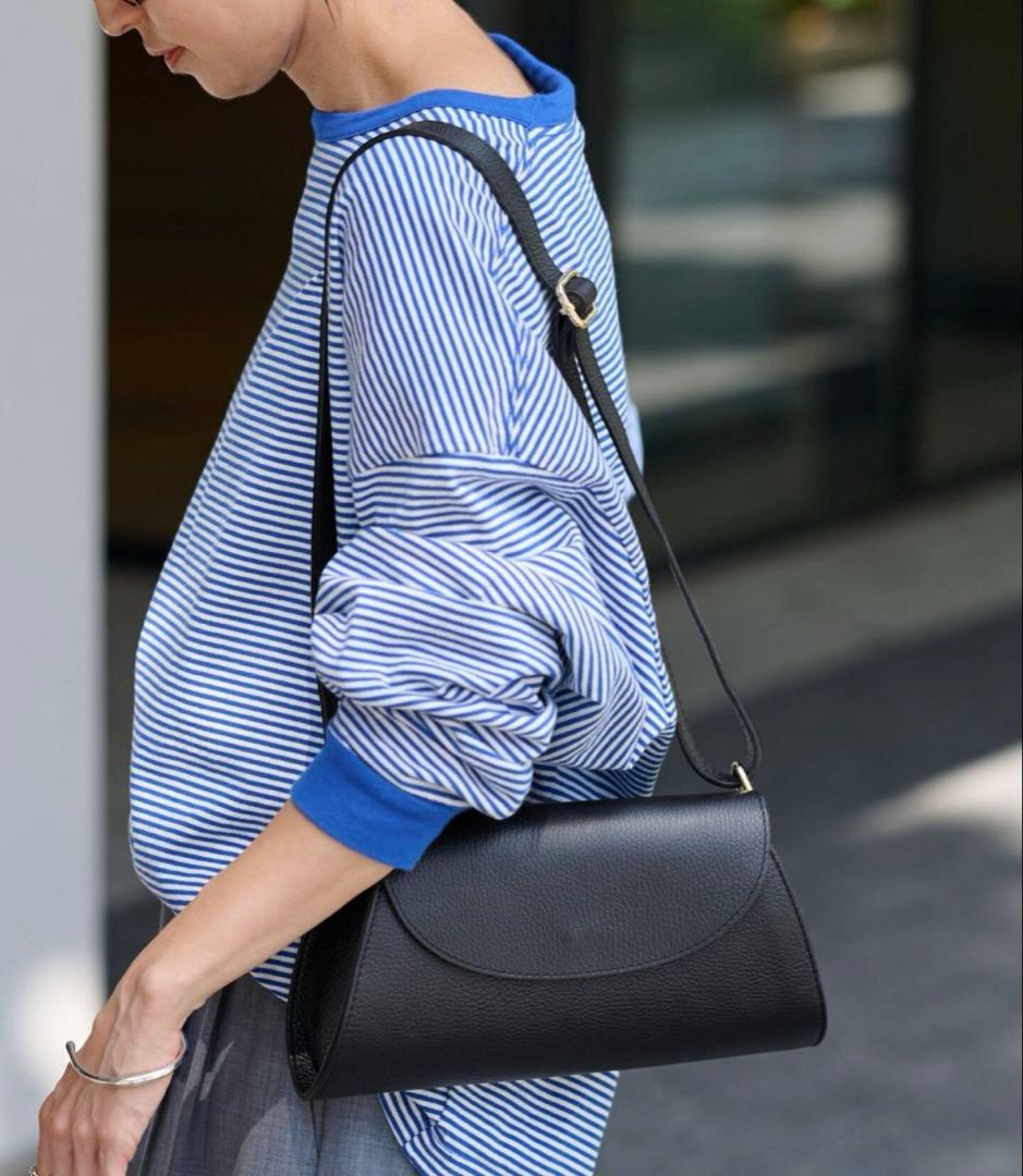 に*郎様 ブラックショルダーバッグ