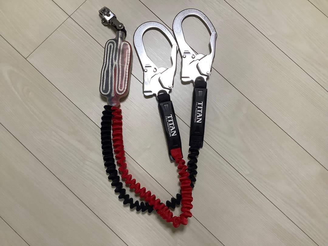 タイタン　ツインランヤード