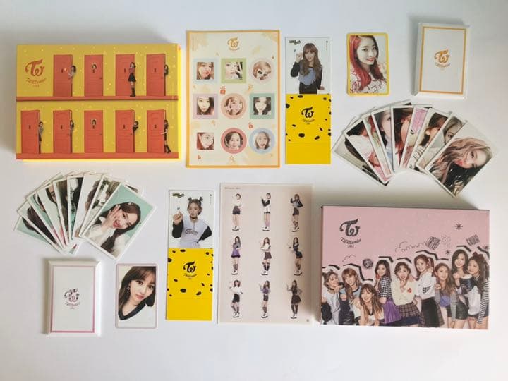 【TWICE】CD/トレカ/ポスターセット（デビュー〜初期）
