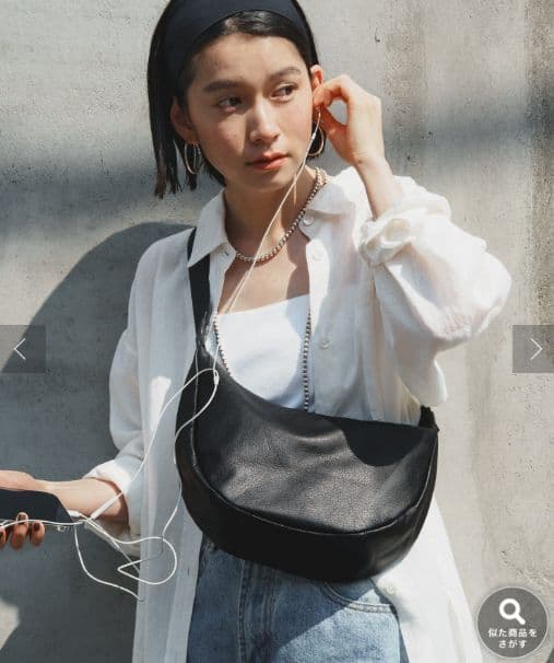 russet ソフトレザーラウンドショルダーバッグ　ブラック