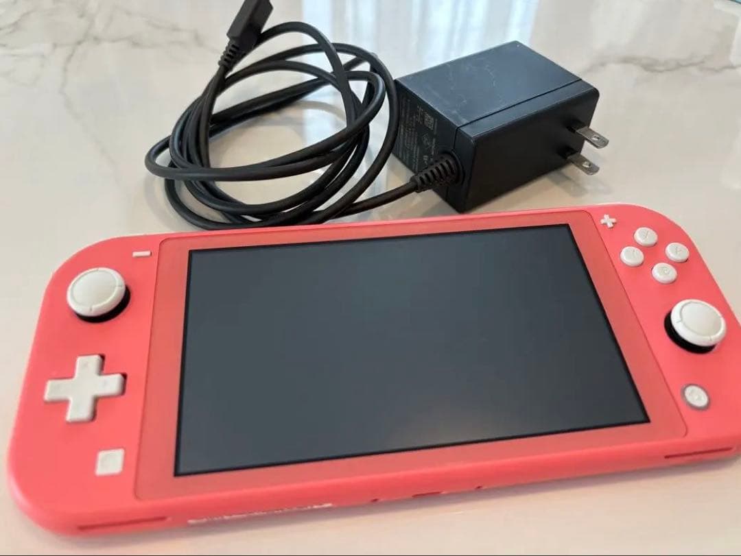 Nintendo Switch Lite 充電器付きコーラル