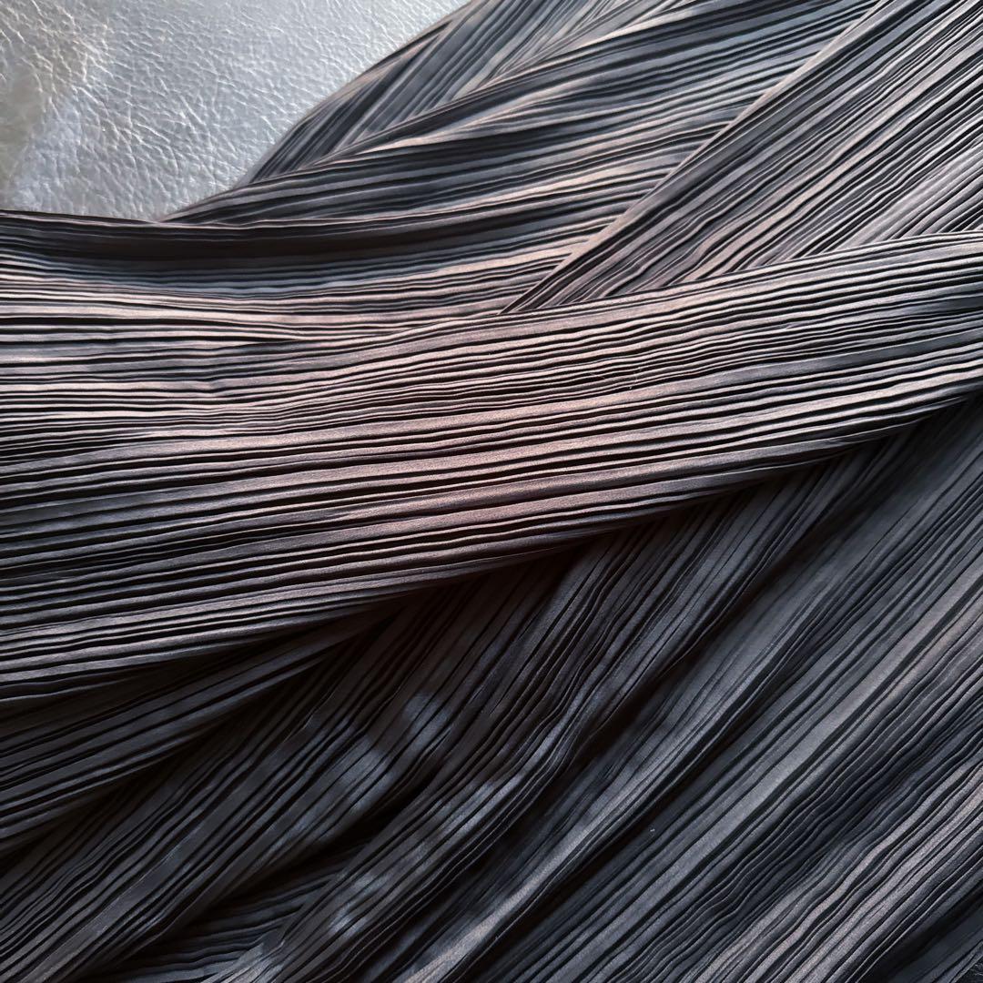 【美品】イッセイミヤケ　プリーツプリーズ　マダム　大判ショール　完売品