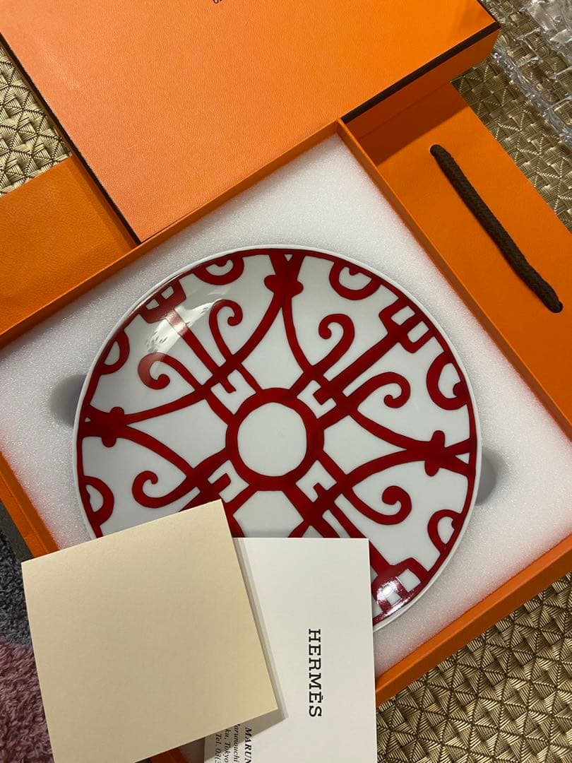 春セール新品箱ありエルメスHERMES皿ガダルキヴィールレッド
