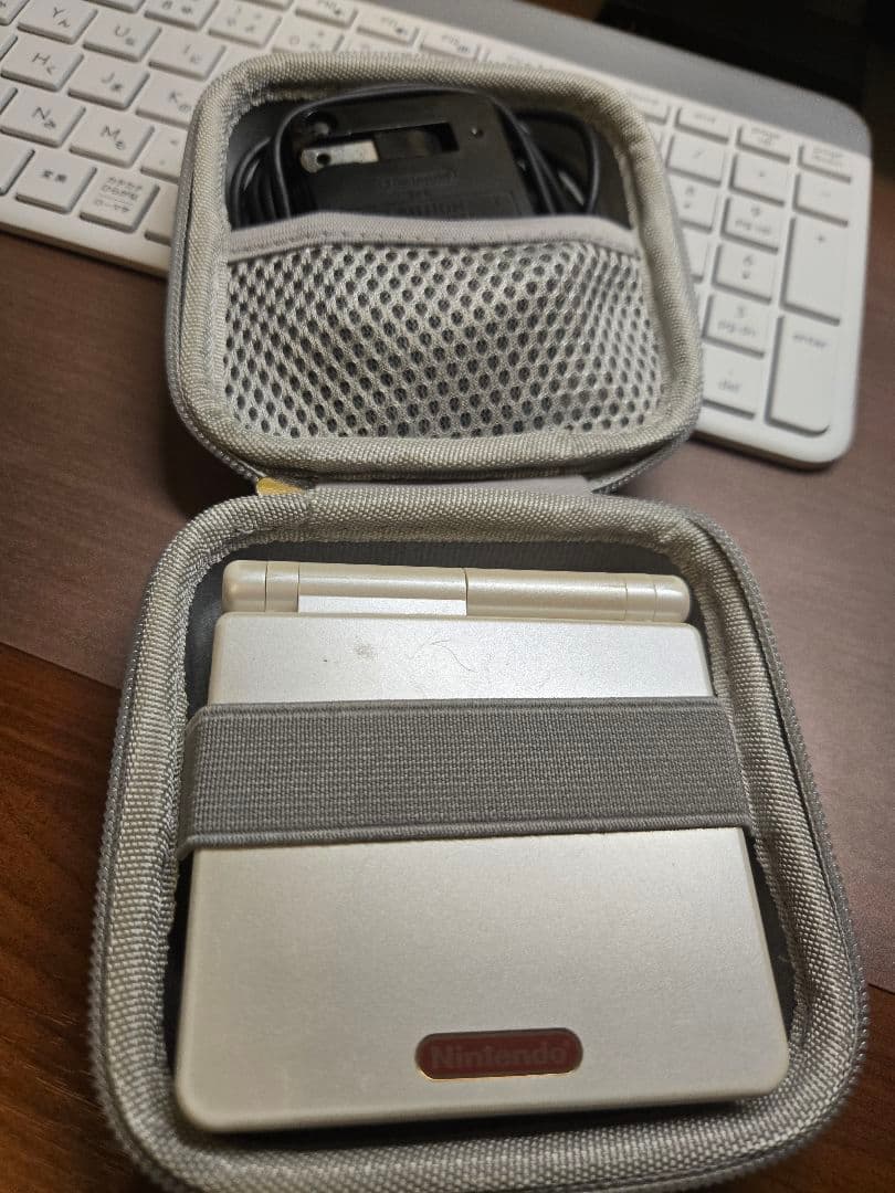 ゲームボーイアドバンスSP ファミコンカラー