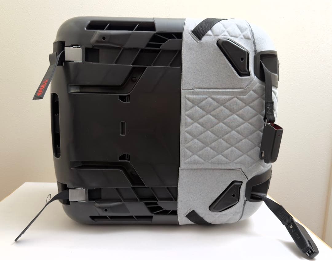 4Pets Caree 車載クレート ISOFIX付 小型犬 犬猫 ハードタイプ