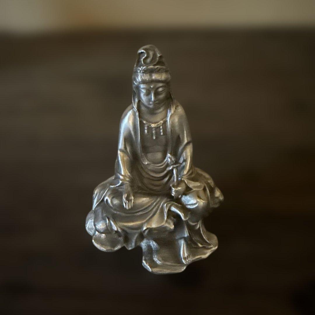 高村光雲作　銀製　岩上観音像　置物