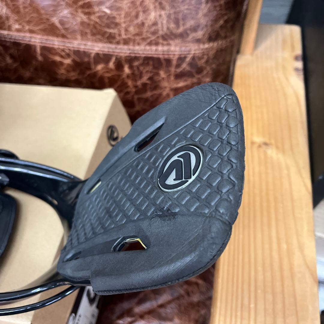 Flow Five ビンディング ブラック L