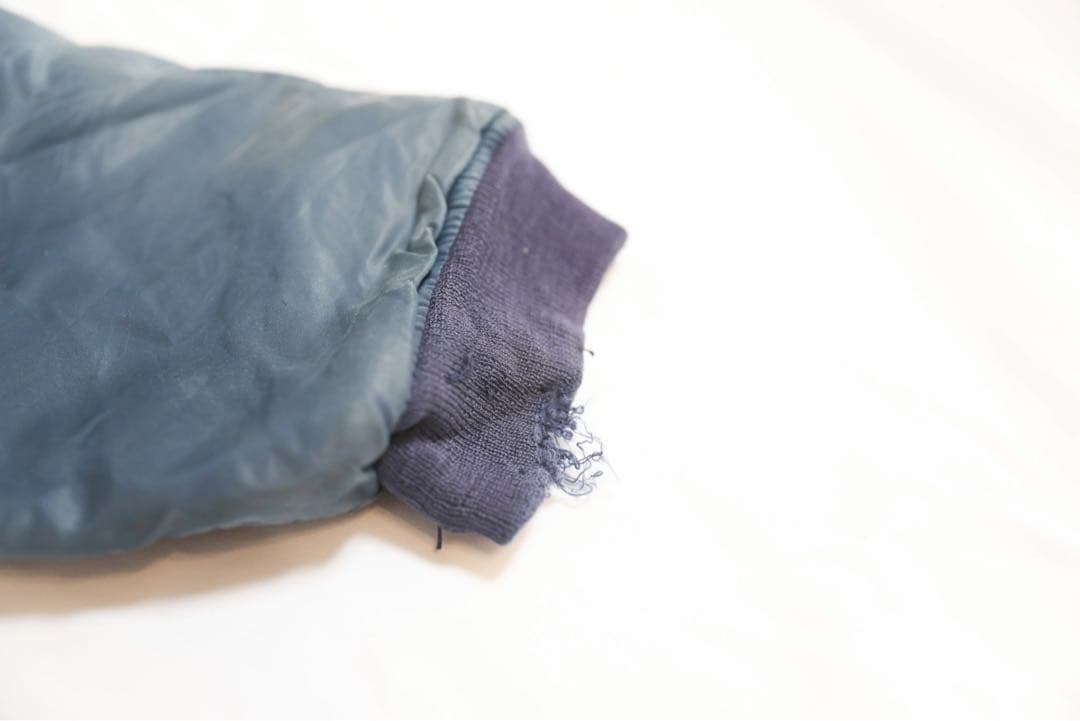 90s CWU-45P フライトジャケット中綿 USA 短丈 幅広 太アーム