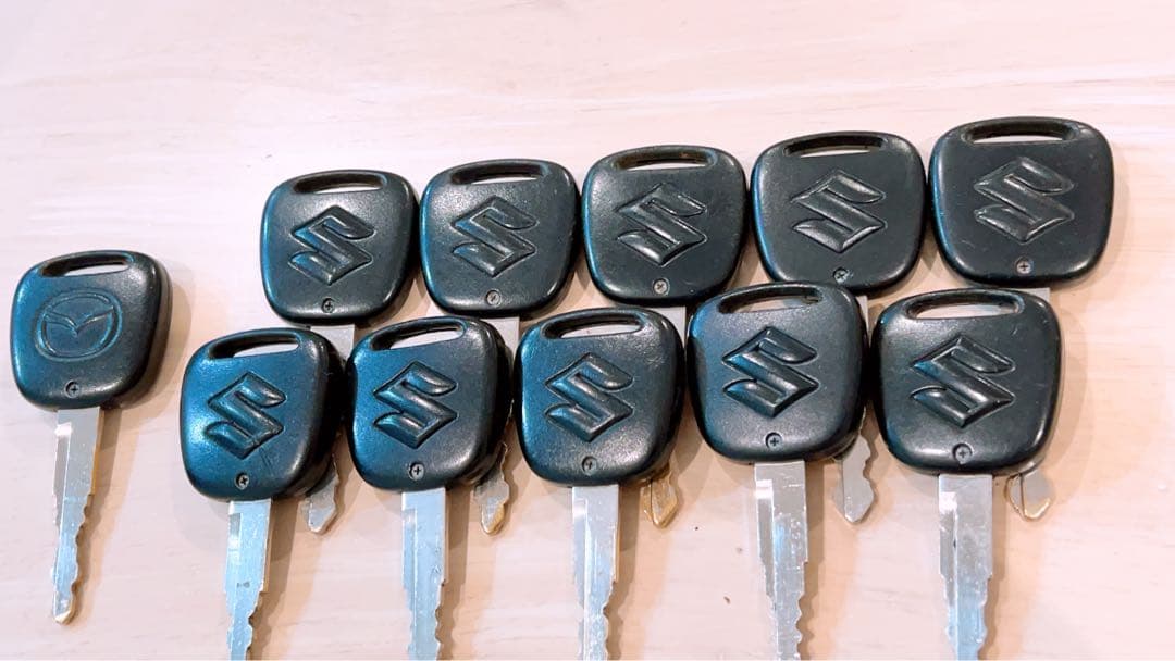 t*u様 スズキ純正キーレス10個セット、MAZDA純正キーレス1個　(11個セ