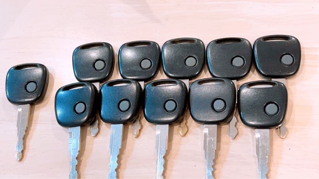 t*u様 スズキ純正キーレス10個セット、MAZDA純正キーレス1個　(11個セ
