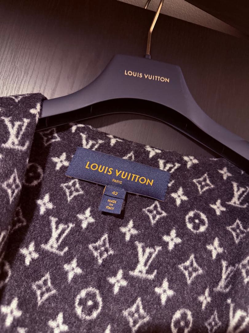 LOUIS VUITTON フーデッドラップコート　現行モデル
