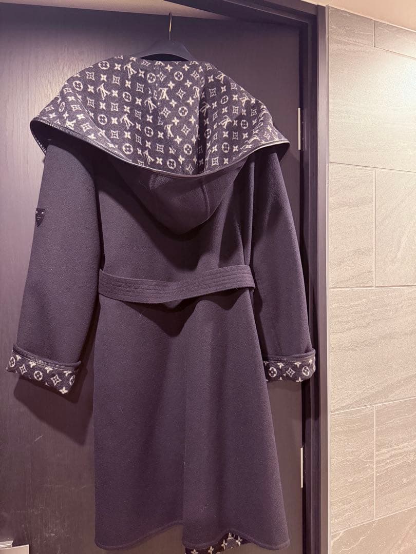 LOUIS VUITTON フーデッドラップコート　現行モデル