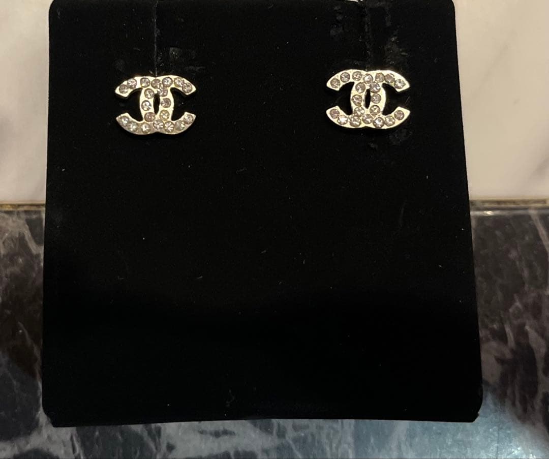 シャネル　CCロゴ　ピアス　ミニサイズ　美品