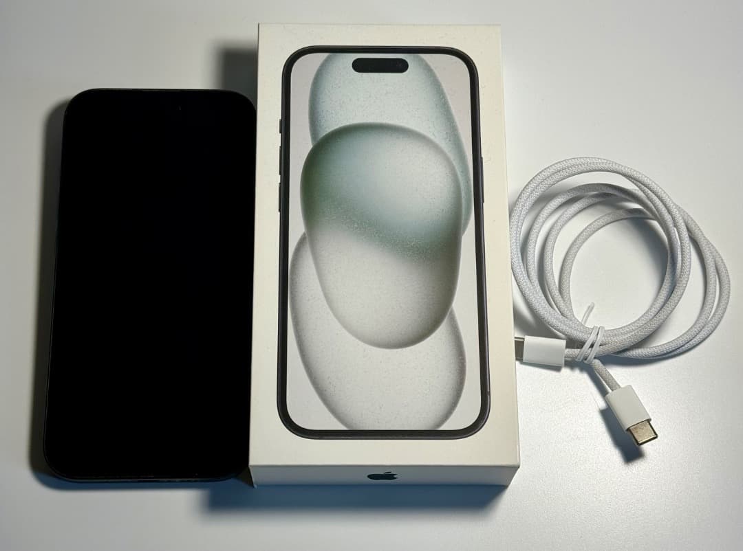 【美品】iPhone 15 256GB Black　SIMフリー　86％