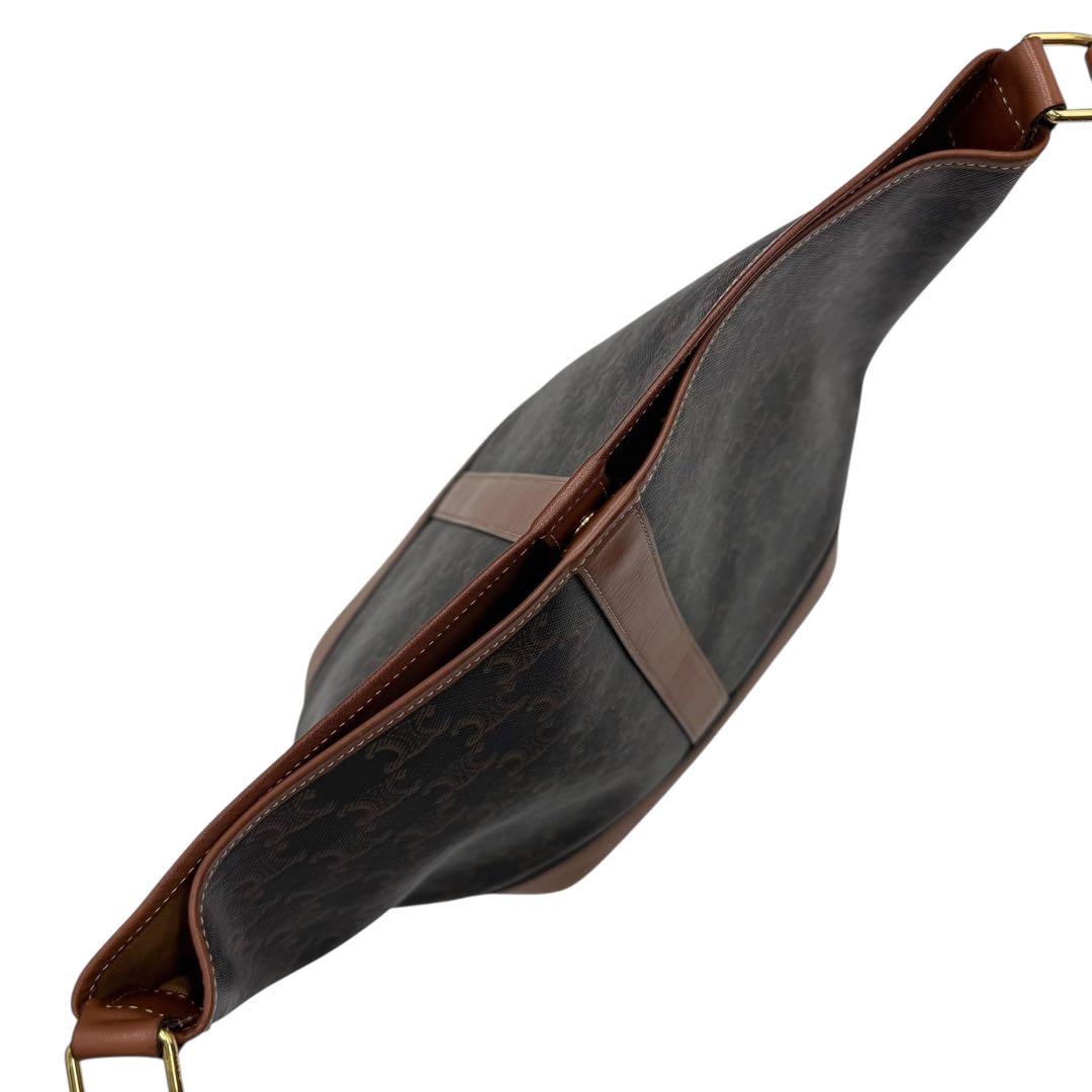 6185 美品 セリーヌ CELINE トリオンフ ミディアム バケット 牛革