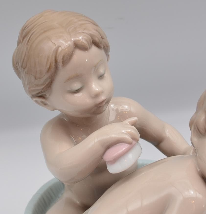 お風呂だよ　＃6411　★リヤドロ　スペイン　ポーセリン　光沢仕上げ　箱付き