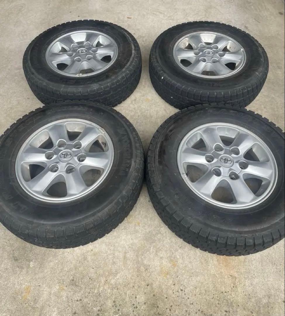 大特価⭐︎履き替えるなら　トヨタ純正ハイエース純正アルミが売りの4本セット