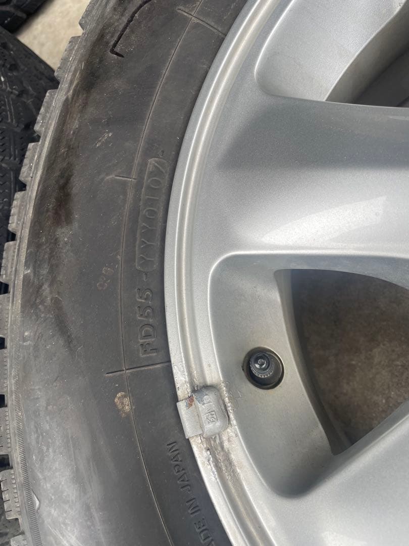 大特価⭐︎履き替えるなら　トヨタ純正ハイエース純正アルミが売りの4本セット
