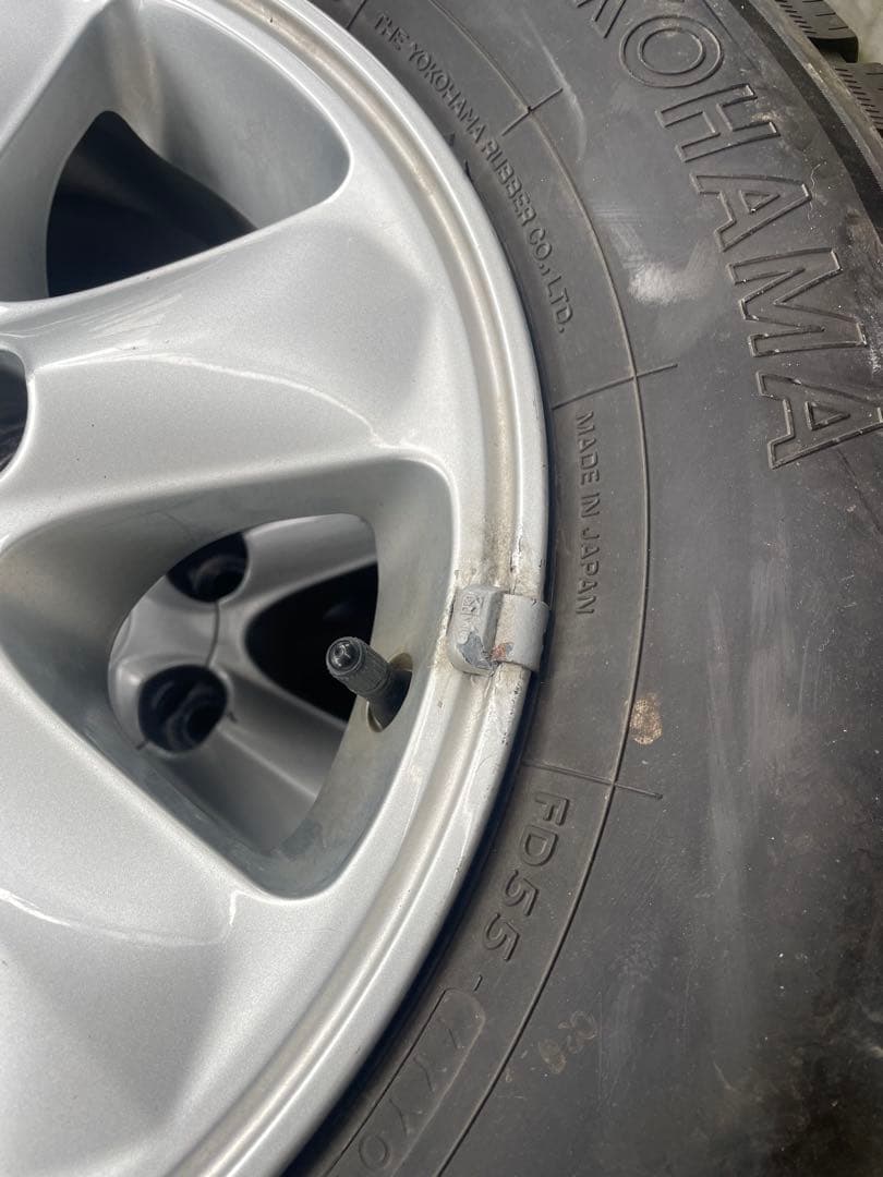 大特価⭐︎履き替えるなら　トヨタ純正ハイエース純正アルミが売りの4本セット