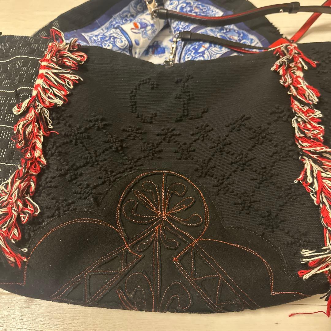 クリスチャンルブタン　バック　トート　ストラップ　黒　赤　ボストン