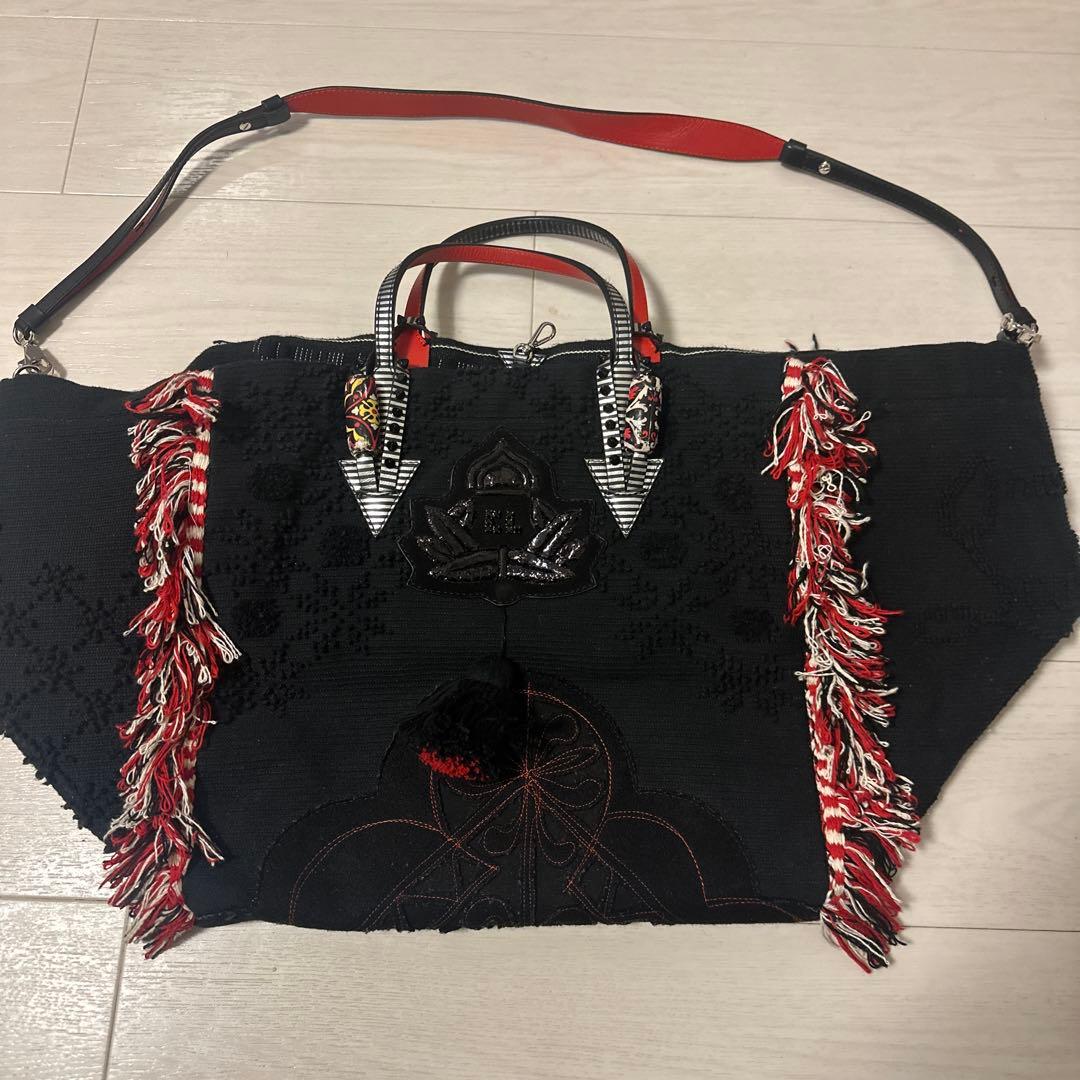 クリスチャンルブタン　バック　トート　ストラップ　黒　赤　ボストン