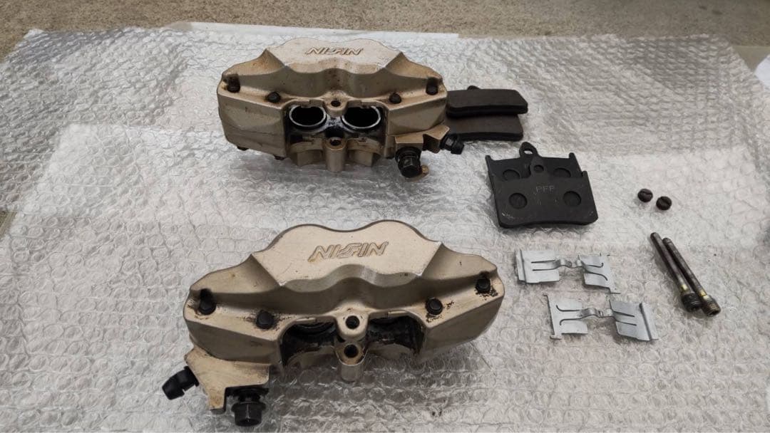 純正フロントブレーキキャリパー cb400sf cbr400rr nsr250r